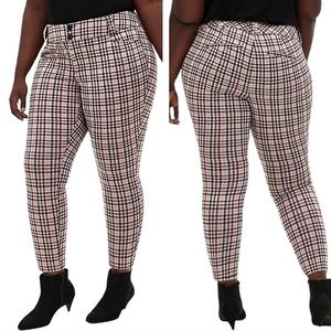 NWOT Torrid Studio Signature Stretch Plaid Skinny Ankle Pants